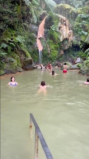 Caldeira Velha – A Hidden Hot Spring Paradise in the Azores 🌿💧