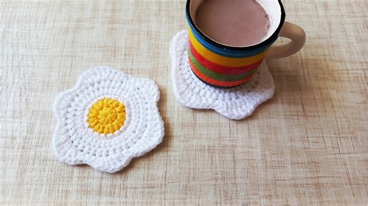 Crochet fried egg coaster | Fun and functional coaster tutorial (easy!)