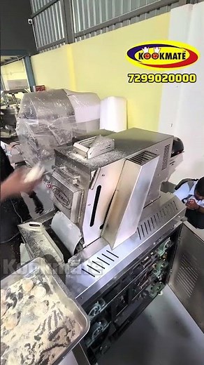 Fully Cooking Automatic Roti / Chapati Making Machine Live Demo | Fully Cooked Gas Chapati Conveyor