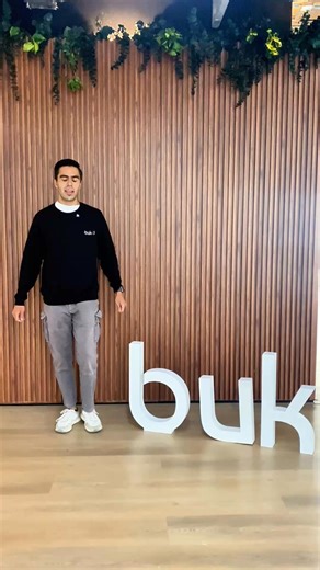 ¿Tienes dudas sobre la gestión de nómina? 🤔 En Buk preparamos una guía gratuita con todo lo que necesitas saber para hacerlo bien desde el día uno: ✅ Conceptos clave ✅ Cálculo correcto y obligaciones fiscales ✅ Buenas prácticas y tips de automatización 💡Ya seas nuevo en el tema o quieras actualizarte, esta guía es para ti. 👉 Descárgala aquí | Buk México