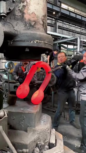 Do you like it💕#fyp #shackle #shackles #forging #rigging #production ...