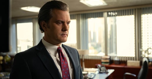 Joshua Jackson & Bridgerton Actress Spark Dating Rumors Amid NYC Stroll