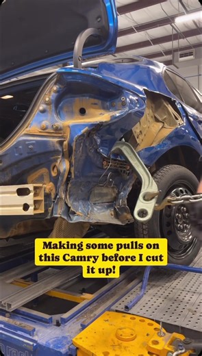 Part 1. Pull it! . . 🤜 #autobodyteam 🤛 . . . . #bluecollar #autobody #collisionrepair #autobodyrepair #autobodyshop #autobodywork #autorepair #collisioncenter #panelbeatersunited #panelbeater #makemoney #getitdone #timeismoney #skilledtrades #10percent #madeinamerica #3m #snapon #matcotools #Milwaukeetools #durablock #fixit #keepfixing #bodyshoplife #nothingfancy