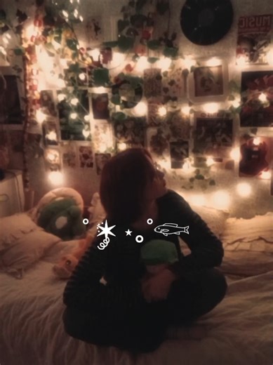 decorate my room with me 🌿 #fyp #fup #roomdecor #goblincore #grunge #aesthetic #trending