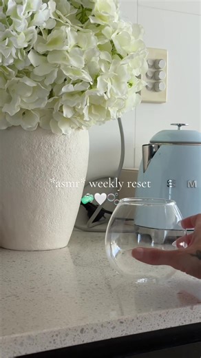 *asmr* weekly apartment reset 🧼🤍🫧 #asmr #satisfying #aesthetic #relaxing #cleantok