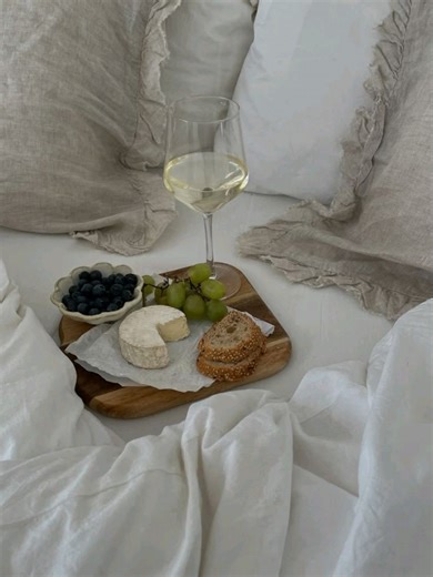 Here’s how: • Pick a niche Choose one specific area (e.g. student productivity, side hustles, fitness, skincare). Don’t try to target everyone. • Pick your ideal audience Be clear about who you’re speaking to, Ugandan students, stay-at-home mums, beginners, etc. Clear audience = clearer content. • Create or buy a DFY product You can create your own guide/template, or start with a Done-For-You product you’re allowed to edit and sell. • Set up a platform (Selar, Stan Store, Beacons) This is where 