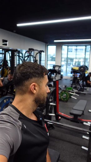 Why hot people train? Lots of reasons other than just to look hot apparently Why do you train? Comment or vote below #gymmotıvatıon #bondibeachsydney #gymtraining | George Maas PT