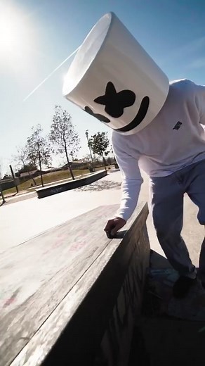 The Ultimate Guide to Perfecting Kickflips on Skateboards