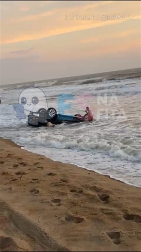 Espírito Santo Qap on Instagram: "SÃO MATEUS-ES. Como esse carro foi parar dentro da água na praia de Guriri? Deixe sua opinião nos comentários! Já segue e compartilhe @espiritosantoqap"