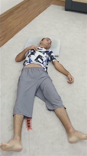 toy worm attask prank 🤣 #viral #comedy #fypシ #humor #memes #indian #fun #fypageyoutube #reaction