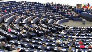 Barroso defends EU crisis response in address