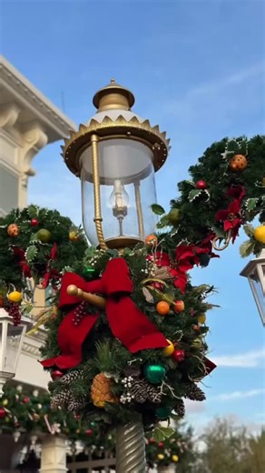 Disney Christmas=magic overload! Can you believe we are just a week away from Magic Kingdom’s Main Street, USA transforming into a Christmas wonderland!? While Magic Kingdom’s decor kicks off the season, the resorts and other parks typically get “dressed” a little later into November. So if you were thinking the FOMO is too much and you really want to book a visit, let’s talk about dates to make sure you’re getting the FULL holiday experience you’re looking for. DM and we’ll work out the perfect