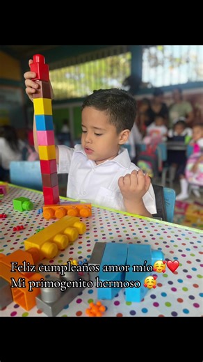 Videos de LESLY SABILLON (@adela_sabillon1) con “Cumpleaños feliz canta la vaca lola - Toy Cantando & La Vaca Lola”