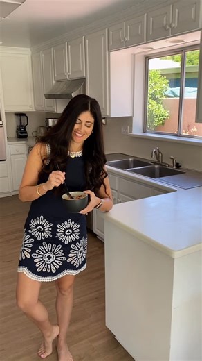 Gina Harney on Instagram: "Turning 40 made me so grateful for the habits I finally committed to… but also wishing I’d started them in my 20s. 😬 Here are the ones that changed the game for my energy, hormones, and how I feel in my skin: - Prioritizing sleep over one more episode or scrolling - Lifting weights consistently to protect muscle + metabolism - Eating enough protein at every meal - Balancing carbs with fruit + roots to support hormones - Stress management (walks, breathwork, not just g