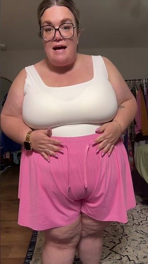These plus size shorts come up to size 5X and in multiple colors! They are the flowy athletic