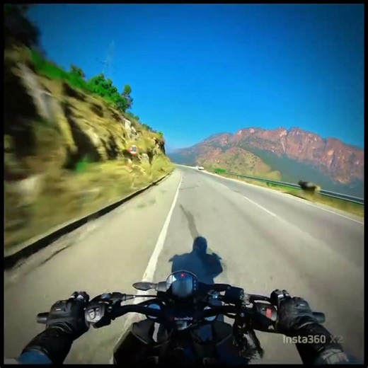 How to Vlog on a Motorcycle (the Ultimate Guide)