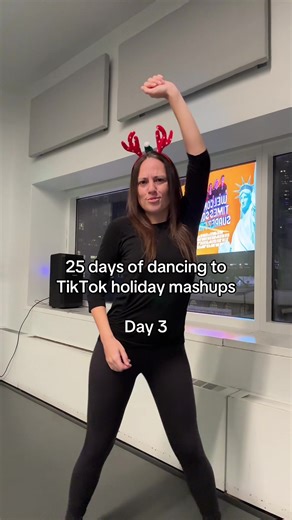 Pop lock and rocking around the 🎄