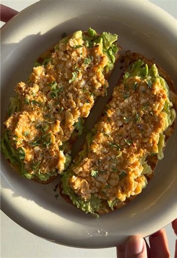 Avocado Egg Toast: A Protein-Packed Breakfast Delight