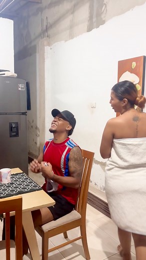 13K views · 215 reactions | El poder del amor  #fypシ゚viralシ #reelsviralシ #funnyreels #humor | Javii & Laura | Facebook