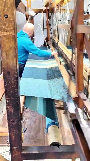 pria ini memiliki skil kerja menenun dengan sangat cepat #shorts