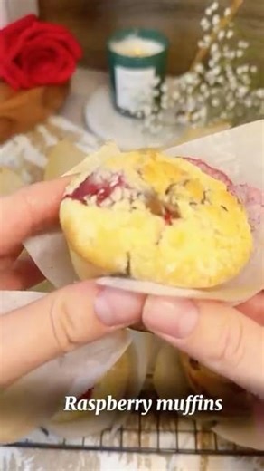 Raspberry muffins #raspberrymuffins #muffins #easymuffinrecipe