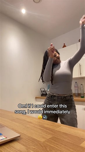 As soon as I hear the first note I will acend😭🔥#R2bees #wizkid #slowdown