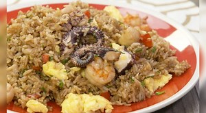 Arroz chaufa de mariscos: receta peruana (VIDEO)
