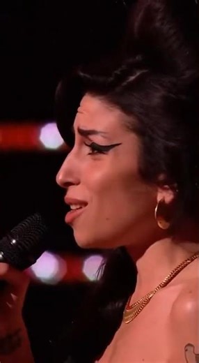 Amy Winehouse Auditions for The Voice Part 3