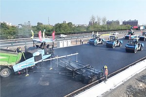 China abre un nuevo paradigma en la construcción de carreteras: 157 kilómetros, 10 máquinas y un total de cero humanos