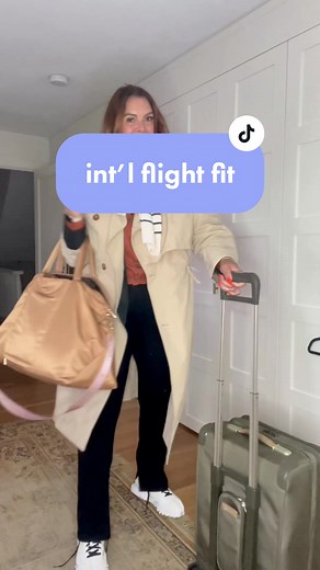 Middle-age Woman's Comfy & Chic Travel Outfits for an International Flight to Paris