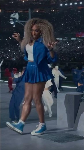 Serena Williams Crip Walking at Super Bowl 2025 🔥