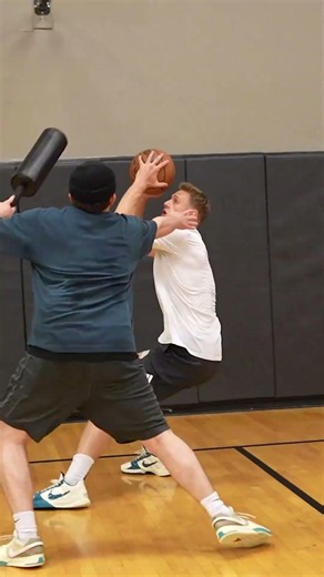 Save this 1v2 drill to make live reads against the closeout