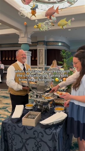 but we really are here for the spring rolls 🤭🍔🏰 | Castle Bound Travel Company