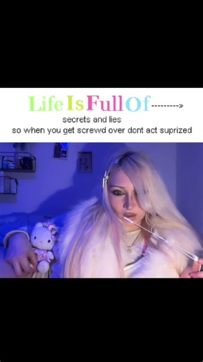 downloading old web designs from archive.org a holic! #2000snostalgia #bimbocore #3dgraphics #frutiger #deadinternet