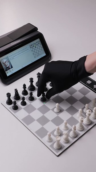 Your Favorite Chess Apps. Now on the Board. ♟️