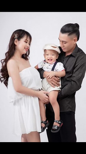 Anh vẫn luôn là chàng trai đẹp nhất , tuyệt vời nhất trong tim e và các con 😔💕 #VaCaiKet #buồn @Vũ Tình