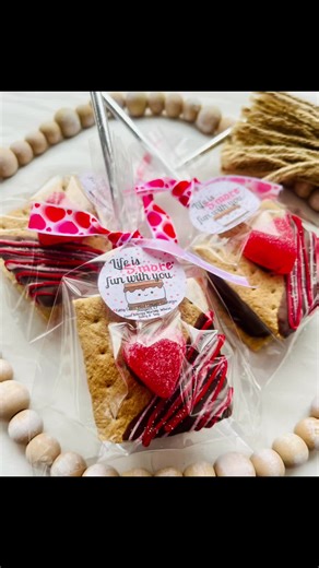 Have a special teacher in your life that tends to your offspring(s)? Office mate? Mailmain? Bus driver? Whoever out there that you feel could use alitte appriciation, Fatty Cakes has you covered with two absolutely adorable treats. Choose form a jumbo S’mores Pop or a mini heart shaped cake topped with delicious vanilla frosting. Neither item needs to be refrigerated, making for a delicious and convenient treat! #valentinesdaytreat #valentinesday #treatsomeone #smores #smorespops #minicake #pros