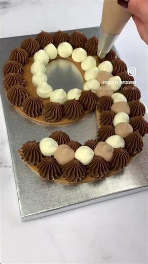 Pochage et décoration d’un Number Cake : astuces