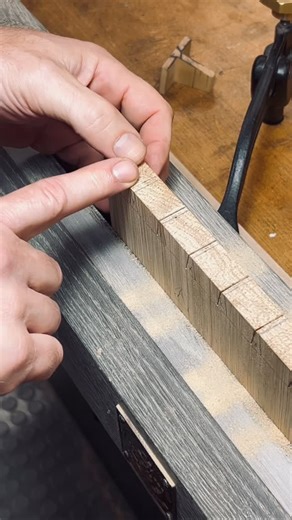 O’Connor Woodworking 🍀⚓️ on Instagram: "There are several reasons why I think Rob Cosman’s Dovetail Saw is the best on the market. Here’s one of those reasons. @robcosman_handtoolwoodworking #woodworking #woodwork #woodworker #wood #handtools #woodshop #joinery #dovetail"