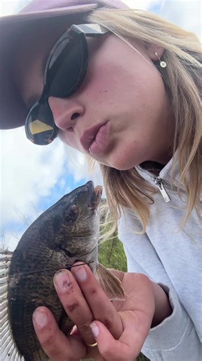 Fishing Adventure Vlog: Fun and Challenges on the Water