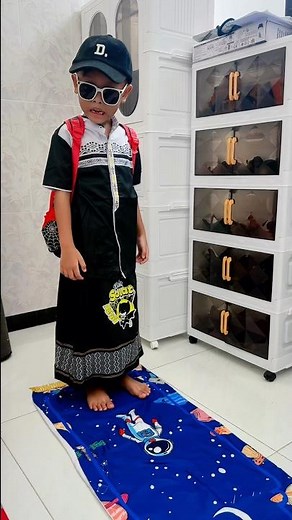 Want to pray⁉️not allowed to wear bags and glasses || Deffan Yeye Chanel || #shorts