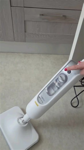 Nettoyage sans produits chimiques: Assure un nettoyage hygiénique en profondeur dans toute votre maison sans avoir besoin de produits de nettoyage. Prêt rapide: Dispose d’un temps de chauffe rapide, permettant à la vapeurur d’être prête à l’emploi en quelques secondes. Vapeur puissante: Élimine jusqu'à 99,9 % des bactéries, en éliminant efficacement l'huile, le calcaire et la saleté. #cleanhome #maisonclean #nettoyage #nettoyeurvapeur #tiktokshop