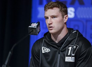 WATCH: NFL QB prospect's gesture at Combine wins hearts of fans