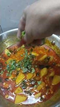 "aloo mung daal recipe😋#mungdaalbadirecipe#jannatkitchen #tranding #indianstreetfood #viralrecipe