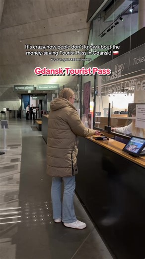 If you want to explore some of the best attractions in Gdansk on a budget, the @Visit Gdansk Tourist Card is something I'd recommend getting! 🎟️ The Premium Explorer pass will give you free admission to attractions like the Amber Museum, Artus Court, the Museum of Gdansk - Town Hall, the Museum of the Second World War, and the Foregate Complex (and lots more!) 🤩 Plus, the pass gives you discounts on other attractions and restaurant, like 15% off at Pomelo Bistro 🍳 The Tourist Cards are availa