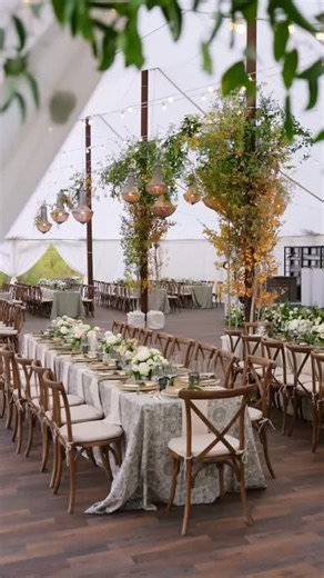 Dallas Wedding Videographer | Cam Christian on Instagram: "Which fall bride needs to see this design inspo? @crestedbutteevents @annmark.photo @sendersfilmco @brambleandbloomfloral #wedding #dfwwedding #weddingfilm #weddingdesign #luxuryweddingfilms"