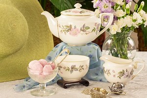 Collectible Teapots Complete Guide | LoveToKnow