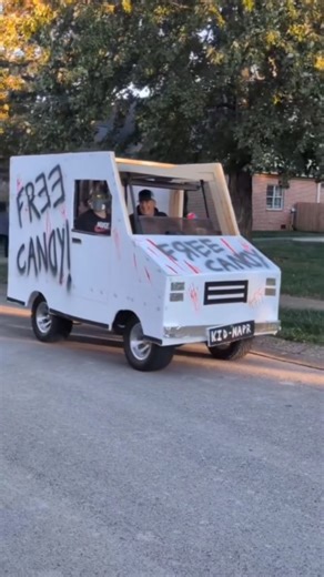 Lacey 🎠 | Ummmm 🤔.... 😂😂 #prankvideos #pranks #funnyreels #reels #sfx #sfxmakeup #makeup #facepaint #art #artists #horrorart #darkart #cosplay... | Instagram