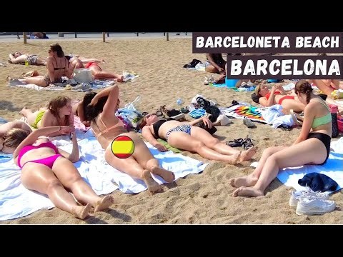 🇪🇸 Hot Day in Barcelona Beach - Spain ☀️🏖️ Amazing Barceloneta Beach Walk - 4K