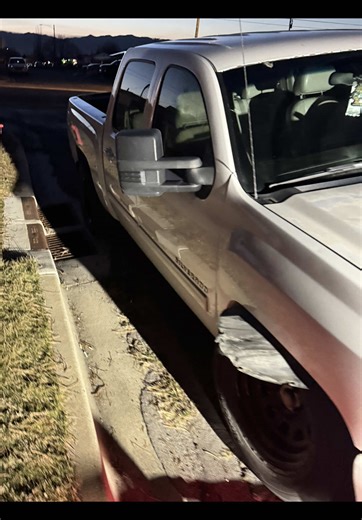 Struggle is real when you have custom lug nuts and broke. A arm #utah #towing #fyp #rock #chaingang⛓️ @Victors Tires Got it loaded with no damage too fender